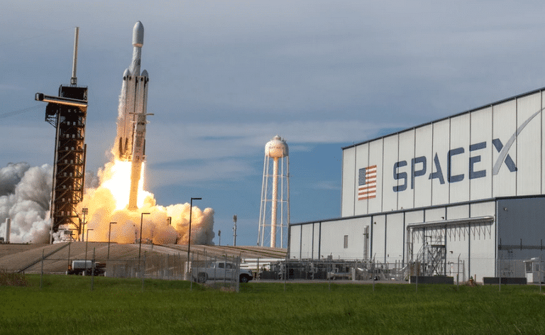 Elon Musk erhöht Dogecoin-Stack und SpaceX hodlt Bitcoin
