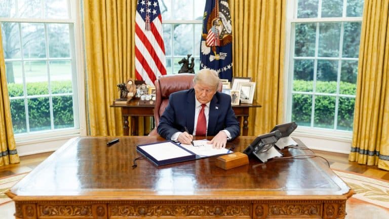 US-Shutdown endet nach 43 Tagen – Trump unterzeichnet Haushaltsgesetz, Krypto-Märkte drehen leicht ins Plus