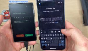 Einrichtung des Keystone 3 Pro Hardware-Wallets mit Sicherheitsverifizierung über ein Smartphone.