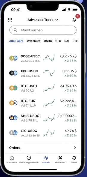 Coinbase Advanced Trade in der mobilen App mit Marktübersicht, Kryptowährungspaaren und Kursverläufen auf einem Smartphone.