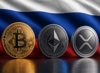 Bitcoin-, Ethereum- und XRP-Coins vor der russischen Flagge