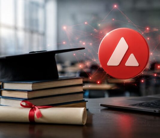 Avalanche-Logo über digitalen Bildungsnachweisen in einem Klassenzimmer mit Abschlussurkunde und Laptop.