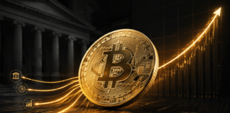 Goldene Bitcoin-Münze vor dem US-Finanzministerium und einer steigenden Kurskurve