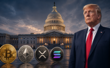 Donald Trump vor dem US-Kapitol mit Bitcoin, Ethereum, XRP und Solana