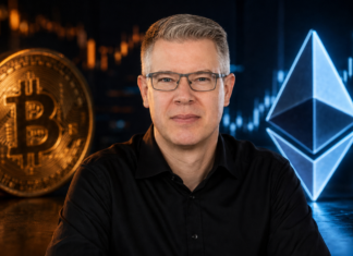 Frank Thelen zwischen Bitcoin und Ethereum vor einem digitalen Kurschart