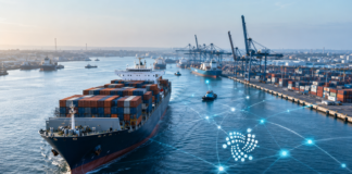 45 Schiffe in zwei Wochen: Warum IOTA für Kenias Zoll wichtiger wird Containerschiff im Hafen von Mombasa mit IOTA-Netzwerk als Symbol für TLIP und die digitale Zollabfertigung in Kenia