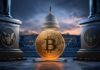Goldene Bitcoin-Münze vor dem US-Kapitol, flankiert von Symbolen für SEC und CFTC