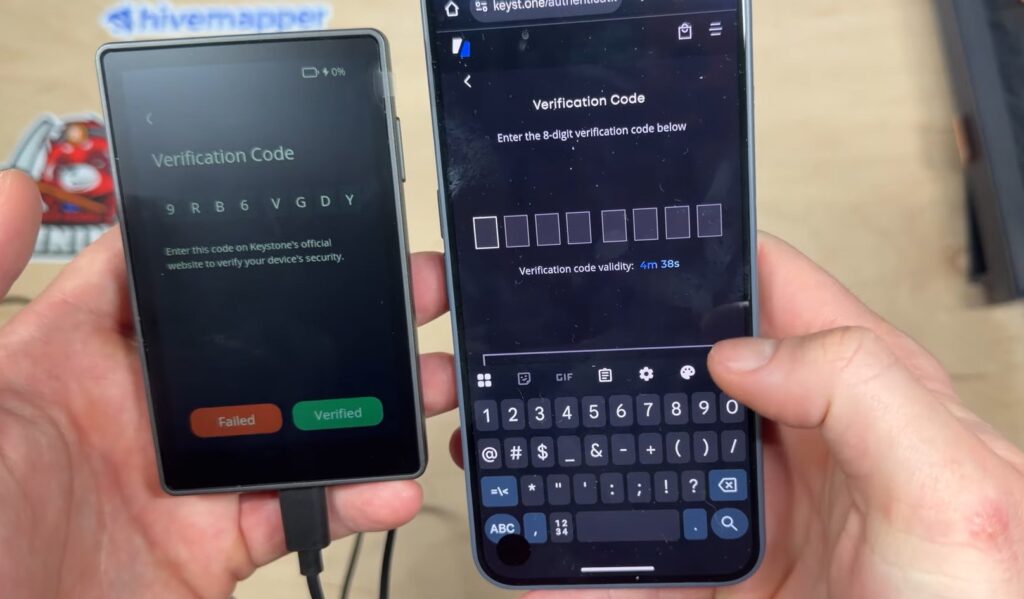 Keystone 3 Pro verbunden mit Handy und großes Display