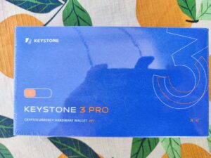 Keystone 3 Pro Hardware Wallet in original versiegelter Verpackung