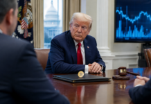 Donald Trump bei einem symbolischen Krypto-Treffen im Weißen Haus vor der Abstimmung über den CLARITY Act