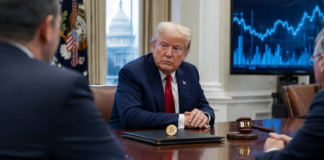 Donald Trump bei einem symbolischen Krypto-Treffen im Weißen Haus vor der Abstimmung über den CLARITY Act