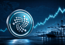 IOTA-Symbol vor einem steigenden Kurschart und einem internationalen Containerhafen