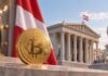 Goldene Bitcoin-Münze vor österreichischer Flagge und Parlament als Symbol für das Volksbegehren zur Bitcoin-Reserve und Steuerfreiheit