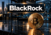 Goldene Bitcoin-Münze vor einem abstrakten KI- und Finanznetzwerk