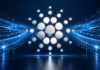 Stilisiertes silbernes Cardano-Logo vor blau leuchtenden Datenbahnen.
