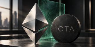 IOTA: Geheime Börse wächst rasant – USDT-Bestand explodiert um 116 % Silbernes Ethereum-Symbol neben einer dunklen Scheibe mit IOTA-Schriftzug und grünem Glaselement.