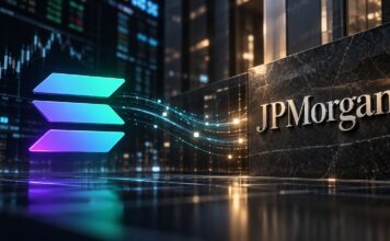 Solana und JPMorgan kooperieren bei Onchain-Projekt Solana-Logo und JPMorgan-Logo vor Finanzmarkt- und Blockchain-Hintergrund
