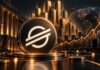 500 Milliarden USD Gigant lanciert Fonds auf Stellar: Katalysator für XLM-Kurs? Stellar (XLM) Logo vor Finanzgebäude mit steigendem Kurschart – Janus Henderson lanciert tokenisierten Nasdaq-100-Fonds